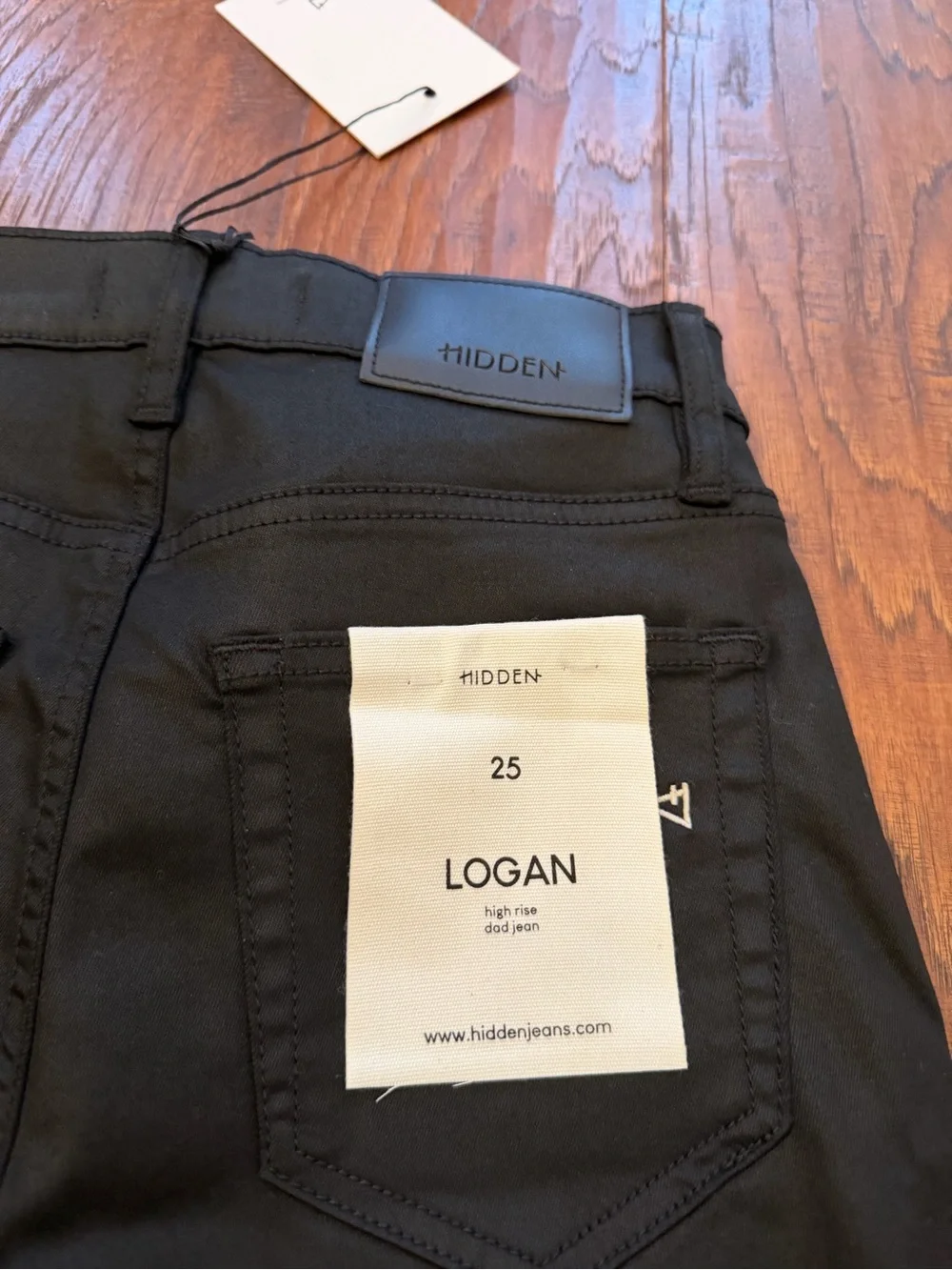 NWT Hidden Logan High Rise Dad Stretch Jeans